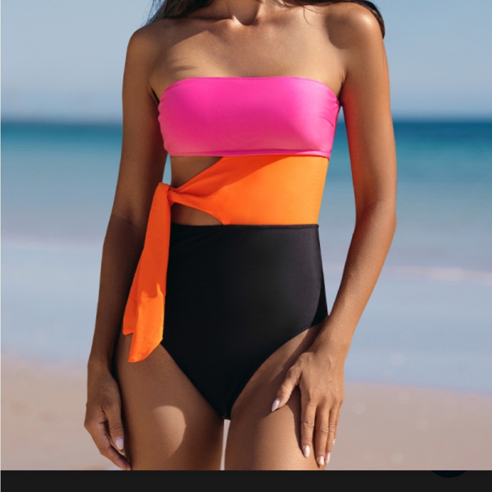 BRAND NEW, NEVER WORN women’s swim suit!